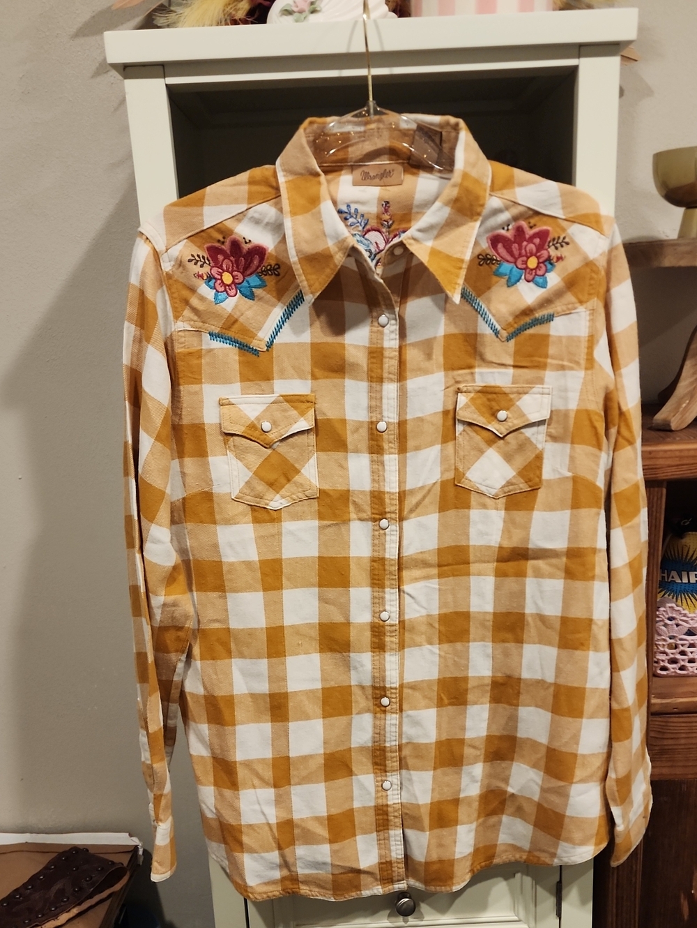 Wrangler Yellow and White Plaid Western Button-Down Shirt with Floral Embroidery
